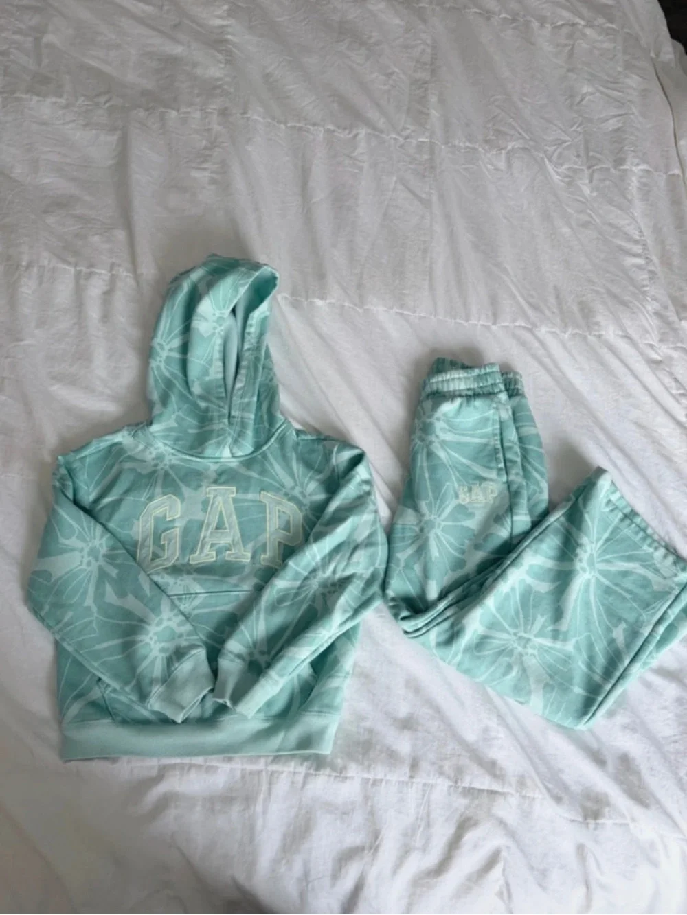 GAP Mint Green Floral Sweatshirt & Joggers Set